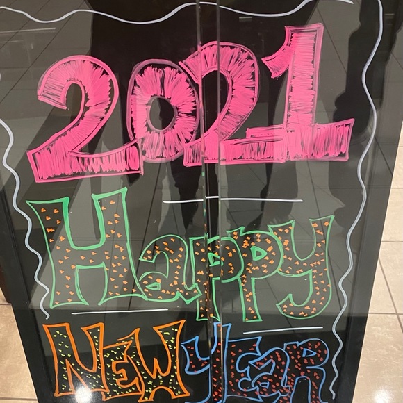 Meet your Posher, Yoli - Picture 2 of 2